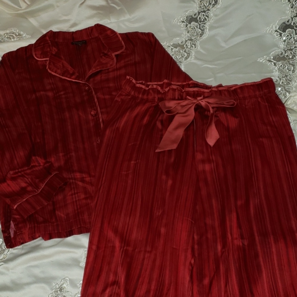 Dana Buchman tailored pajamas